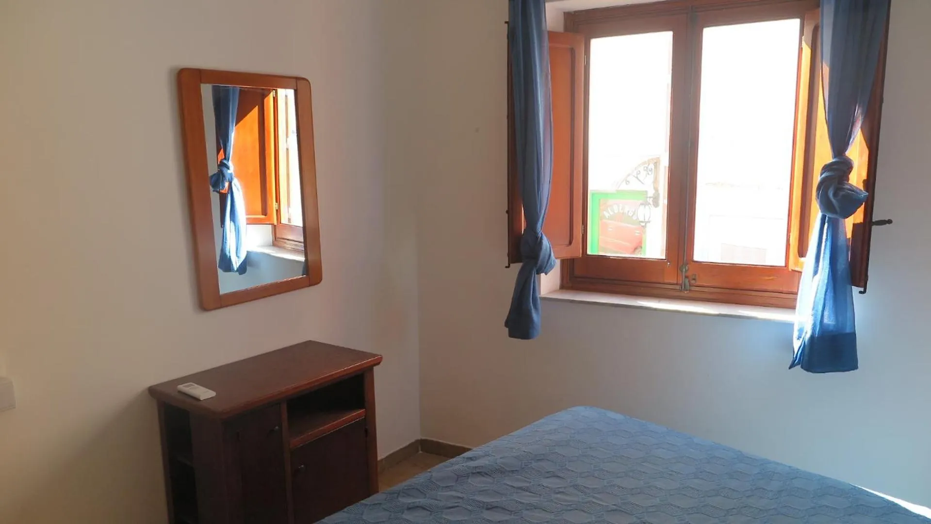 Casa Centro Storico By Cottage Sul Mare Isola di Ustica Apartment